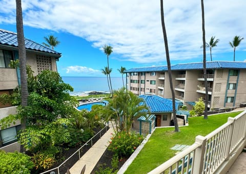 Property building, Balcony/Terrace, Sea view, Swimming pool