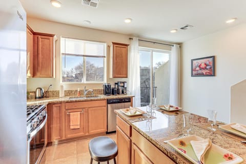 4 Mi to Dtwn Family-Friendly Townhome in Reno House in Reno