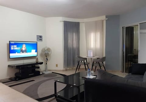 Communal lounge/ TV room, TV and multimedia, Living room, Seating area, Dining area, Evening entertainment