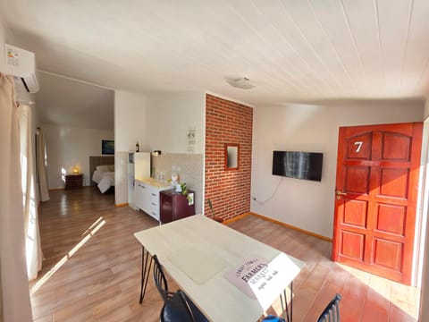 TV and multimedia, Kitchen or kitchenette, Living room, Photo of the whole room, Dining area