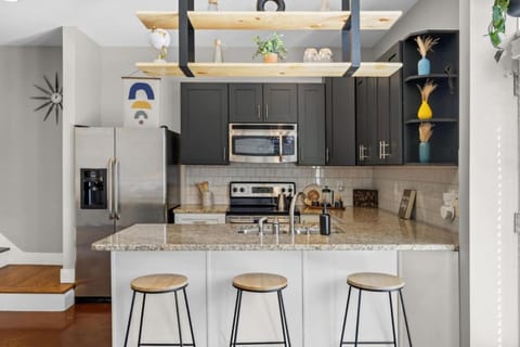 Experience Broadway - Min 2 Broadway & Restaurants House in Nashville