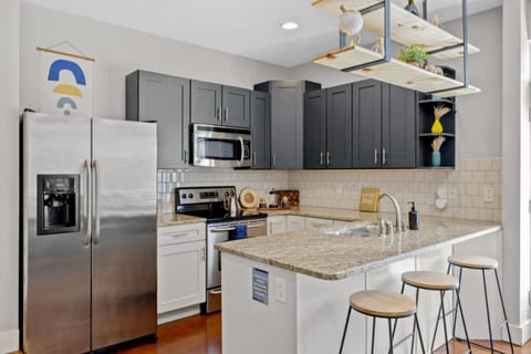 Experience Broadway - Min 2 Broadway & Restaurants House in Nashville