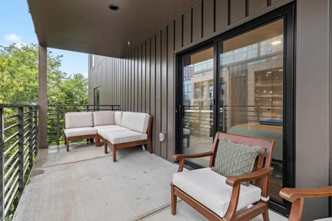 Skyline Glory - with Pool in Downtown Nashville House in The Gulch