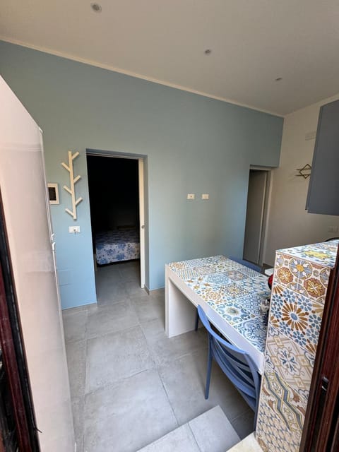 Photo of the whole room, Dining area