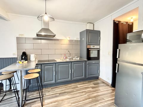 Charmant & Spacieux , Proche centre Apartment in Valence