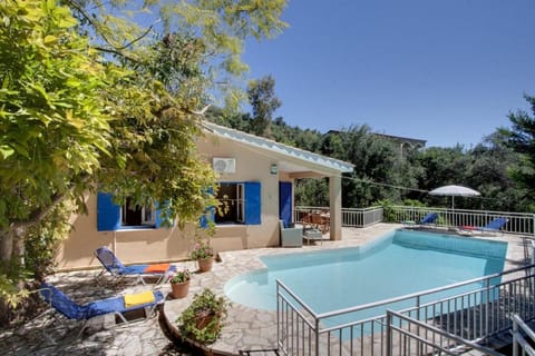 Property building, Patio, Day, Natural landscape, Garden, Garden view, Pool view, Swimming pool, sunbed