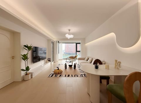 TV and multimedia, Living room, Seating area, Dining area