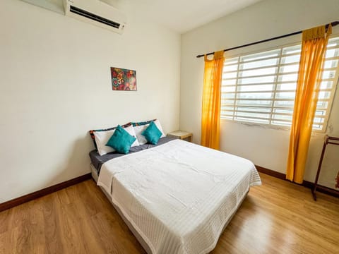 Bedroom, air conditioner