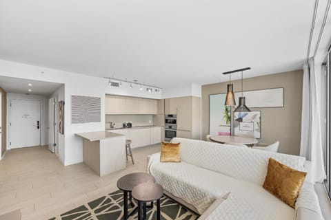 Stunning High-Floor City View 1BR Hyde Beach House House in Hollywood Beach