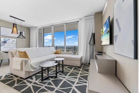 Stunning High-Floor City View 1BR Hyde Beach House House in Hollywood Beach