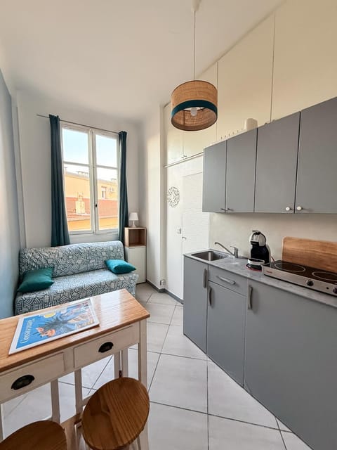 Kitchen or kitchenette, Living room, Bedroom, pet friendly, kitchen