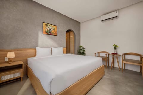 Bed, Photo of the whole room, Bedroom, air conditioner