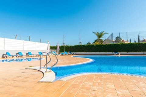 Day, Pool view, Swimming pool, sunbed