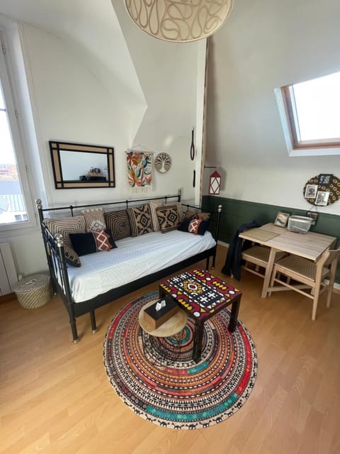 Un cocon au Presbytère avec place de parking voiture gratuite Apartment in Caen