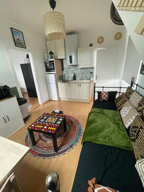 Un cocon au Presbytère avec place de parking voiture gratuite Apartment in Caen