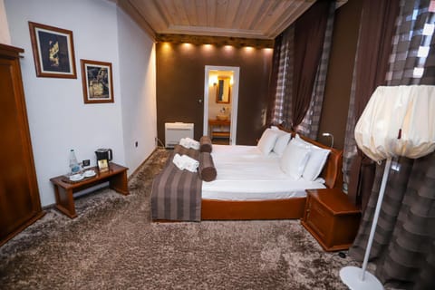 Bed, Bathroom, Coffee/tea facilities, Photo of the whole room, Bedroom