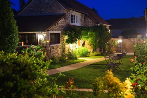 Facade/entrance, Night, Garden, Garden view