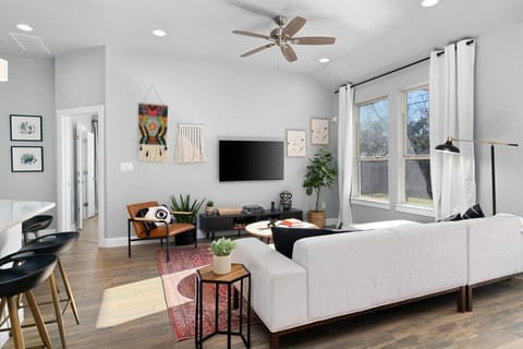 LUXE Boho Chic5BR Woodbine Round Rock Kalahari House in Round Rock