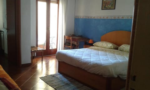 Day, Photo of the whole room