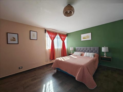 Bed, Photo of the whole room, Decorative detail, Bedroom
