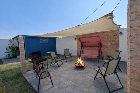 Patio, Day, BBQ facilities, Garden, Garden view, fireplace, stove