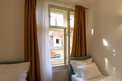 Bed, Bedroom, City view