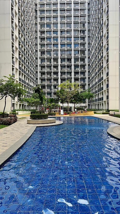 Property building, Pool view, Swimming pool, sunbed