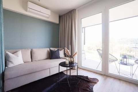 Premium Interior I Big Terrace I At Wörthersee Apartment in Techelsberg