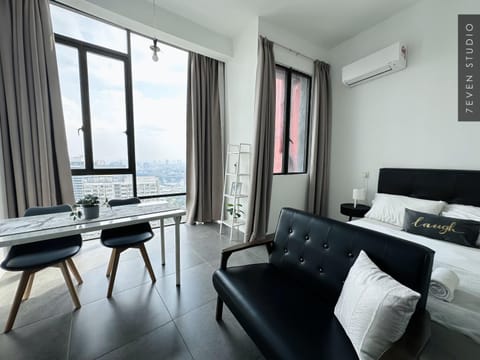 Seating area, Bedroom