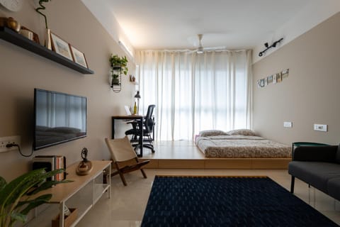 Bed, TV and multimedia, Living room, Seating area