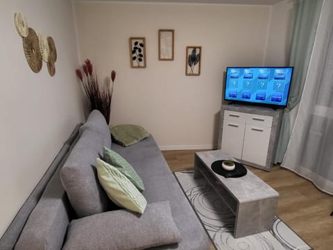 Neubau Apartment mit Küche, TV in der Nähe von Aachen Apartment in Eschweiler