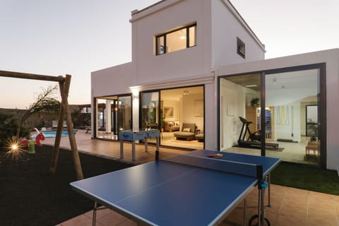 Off site, Table tennis