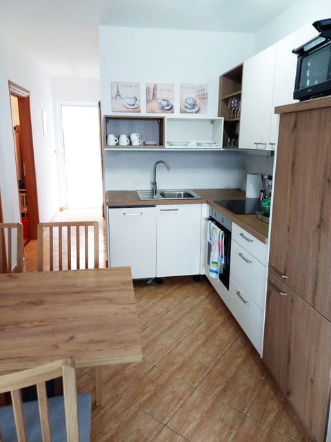 Apartment Tina Apartment in Peroj