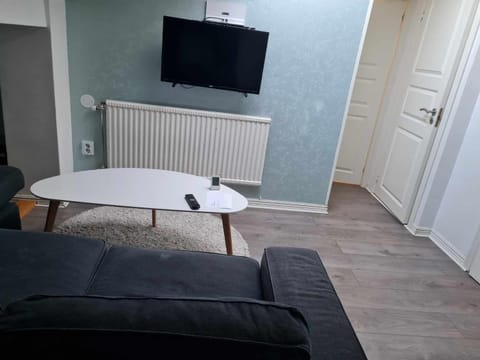 TV and multimedia, Living room, Seating area, internet