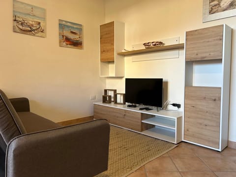 Communal lounge/ TV room, TV and multimedia, Kitchen or kitchenette, Living room, Seating area, Evening entertainment