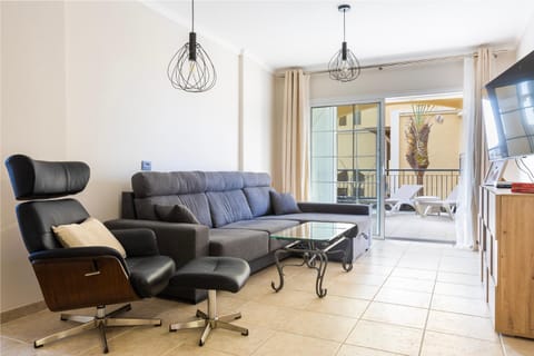 TV and multimedia, Living room, Seating area, furniture