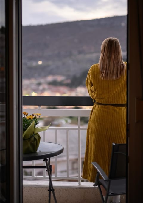 View (from property/room), View (from property/room), City view, City view, Lake view, Lake view