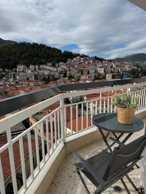 Patio, Day, Natural landscape, View (from property/room), Balcony/Terrace, City view, Mountain view