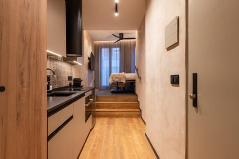 Bed, Kitchen or kitchenette, stove