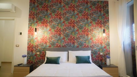 Bed, Photo of the whole room, Bedroom, air conditioner