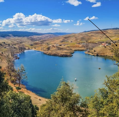 Nearby landmark, Day, Natural landscape, Lake view, Mountain view