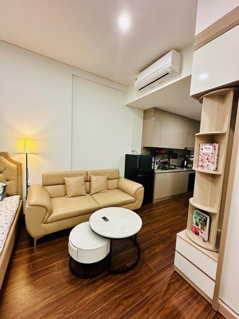 Kitchen or kitchenette, Seating area, air conditioner