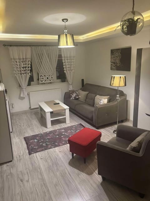 Communal lounge/ TV room, Bed, TV and multimedia, Living room, Seating area, Evening entertainment