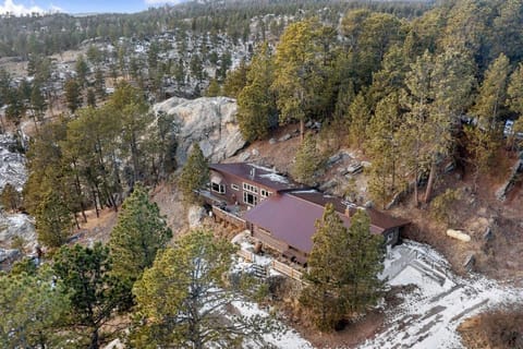 Property building, Neighbourhood, Bird's eye view, Mountain view