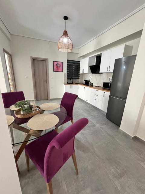 Kitchen or kitchenette, Living room, Dining area