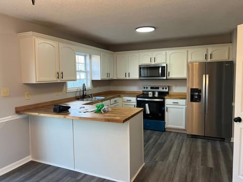 Hollywood Hideaway House in Clarksville