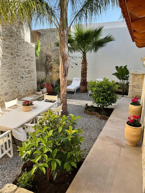 Garden, Balcony/Terrace, Seating area, Garden view, sunbed