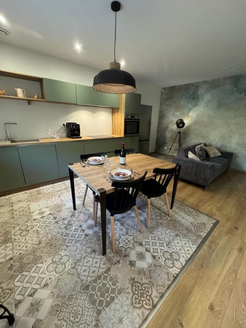 Kitchen or kitchenette, Living room, Dining area, stove