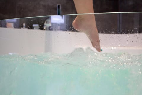 Hot Tub, Hot Tub, Bathroom