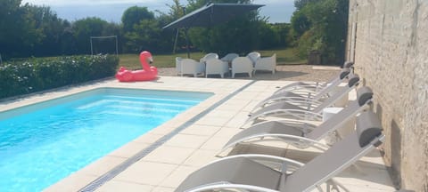 Pool view, Swimming pool, sunbed